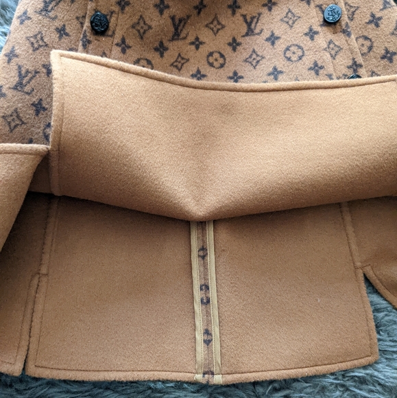 Louis Vuitton Monogram Wool Skirt. - Picture 14 of 16